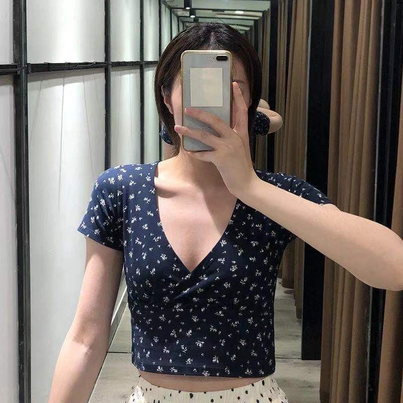 Áo croptop cổ tim ôm body hoa nhí quyến rũ áo croptop cổ V-ACN3