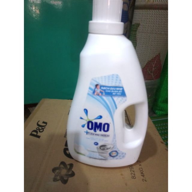 Nước giặt Omo dịu nhẹ 2,4kg (2,3l)