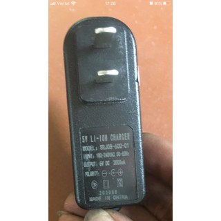 cục sạc pin cho máy cân bằng tia laze