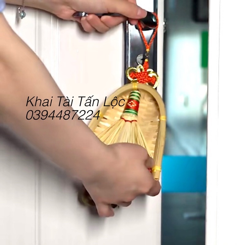 Dây treo xu ngũ đế , chổi cát tường và ki hốt tài Lộc , hoá sát , giải xui