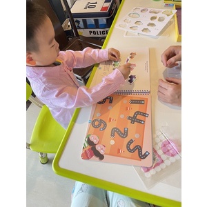 Học liệu Montessori, Sách bóc dán, busybook Pinwheel 5 cấp độ, nhiều chủ đề giúp bé thông minh sáng tạo