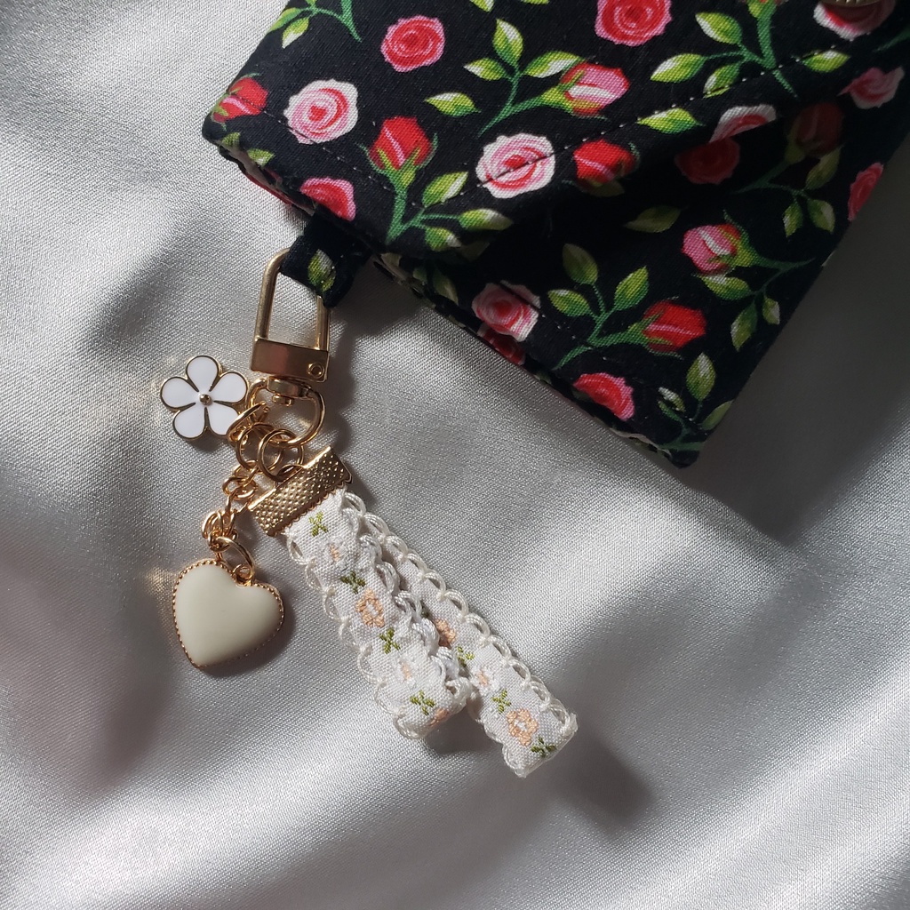 Móc Khóa Handmade Phối Charm Vintage Treo Túi Ví