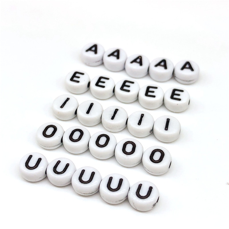 Bộ 50 hạt nhựa Acrylic 6mm khắc chữ cái và chữ I O/U