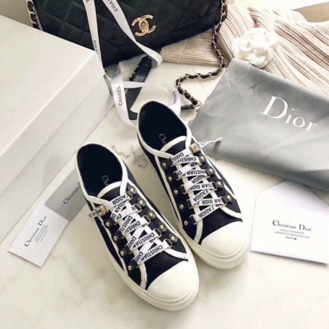 Giày buộc dây chữ mới về