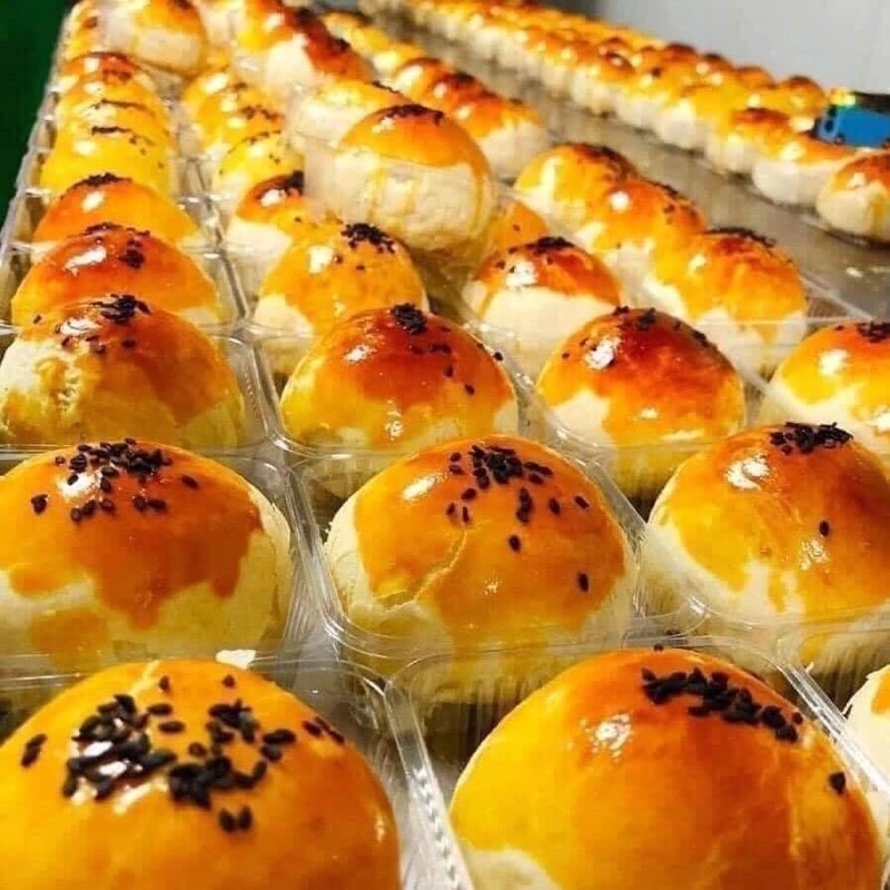 1 Cái Bánh Pía trứng muối tan chảy Liuxiu