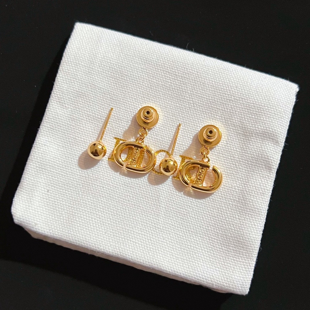 Thương hiệu thời trang chữ d nút tai trơn cùng phiên bản chất liệu xu hướng thời trang quý phái thanh lịch đẹp tinh tế