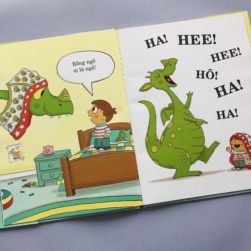 Sách - Làm sao để mặc quần áo cho một chú rồng