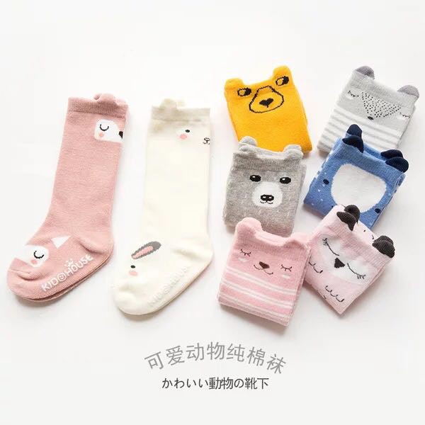 Tất Cotton Dài Chống Trượt In Họa Tiết Hoạt Hình Đáng Yêu Cho Bé