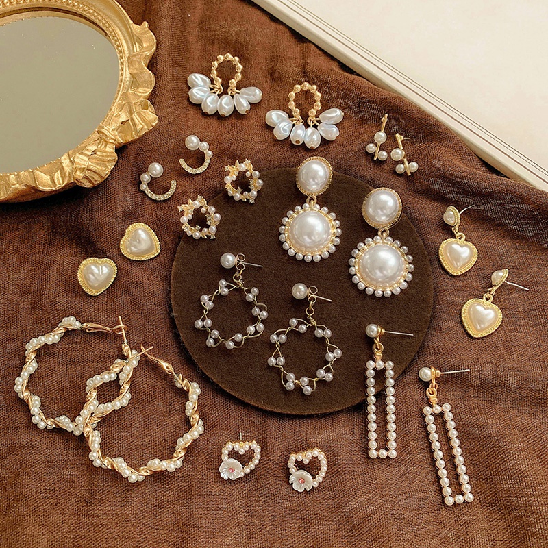 Khuyên tai dáng dài đính ngọc trai phong cách Hàn Quốc