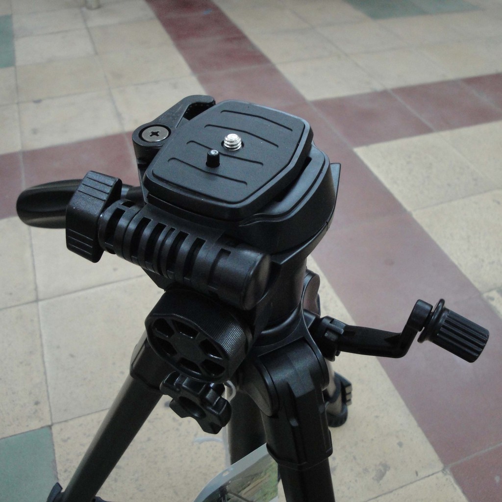 Chân máy ảnh - Tripod Yunteng VCT 690RM