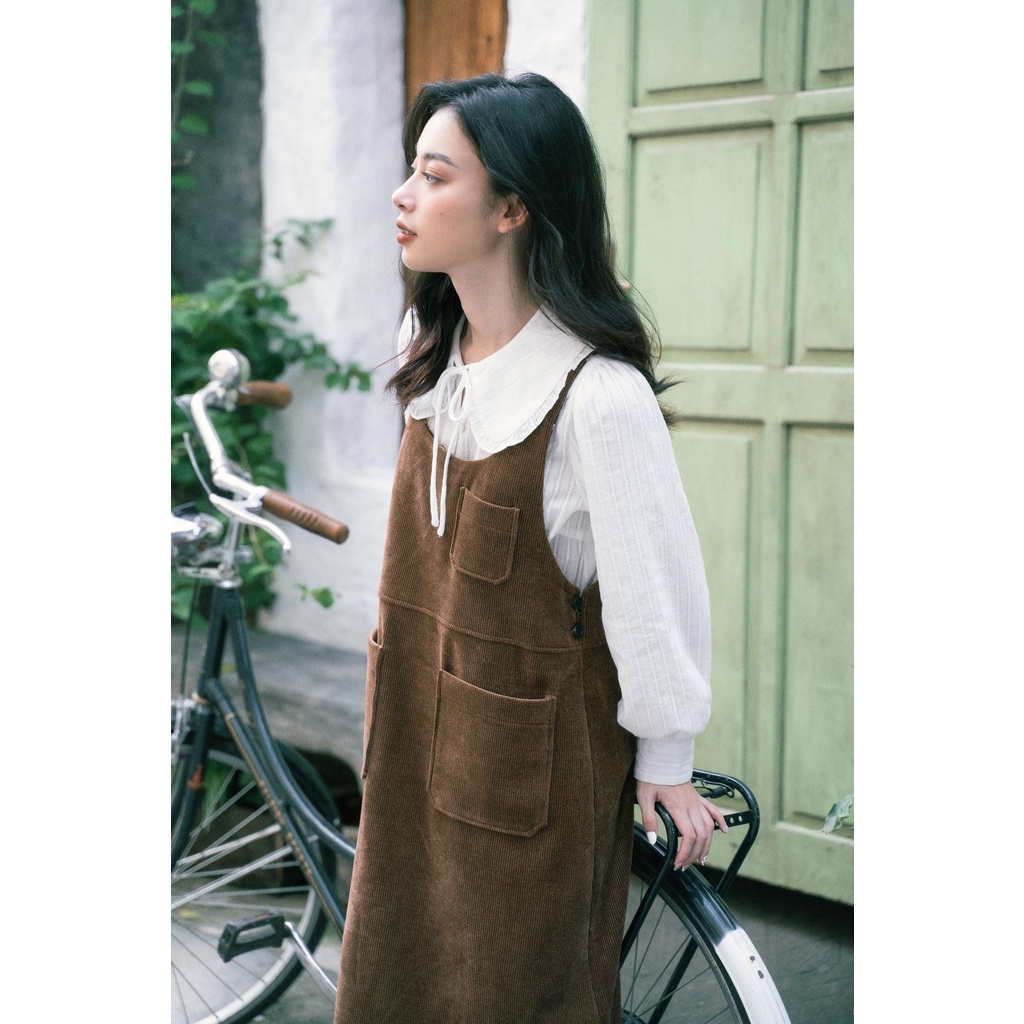 Váy yếm nhung MADELEN túi ốp mix lót trong hoạ tiết hoa | BigBuy360 - bigbuy360.vn