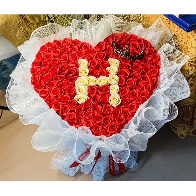 [Quà Tặng Sinh Nhật-Quà Tặng 20/10] bó hoa Hồng sáp kết chữ theo yêu cầu 99 bông tặng kèm vương miệng và thiệp