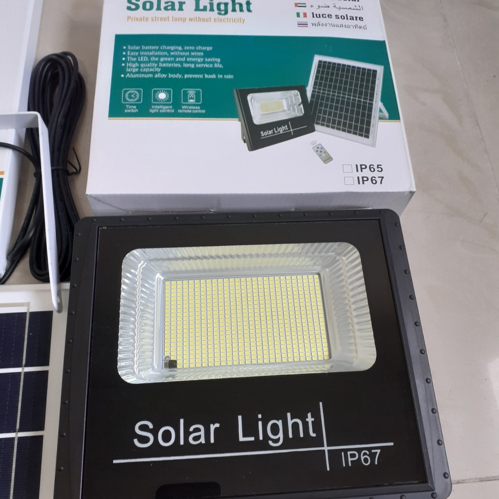 Đèn Led Pha Năng Lượng Mặt Trời Solar Light 200W- 563 Led, Ánh Sáng Trắng