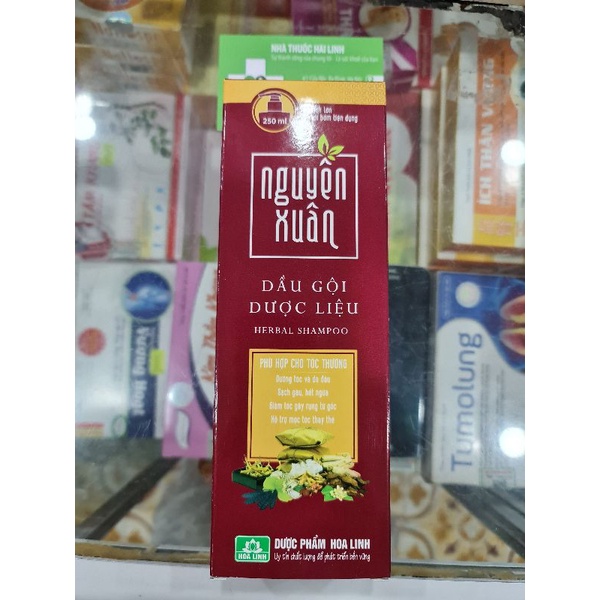 Dầu gội dược liệu Nguyên Xuân 250ml