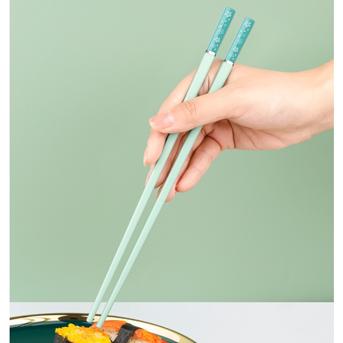 Bộ 5 đôi đũa họa tiết hoa anh đào rơi T18