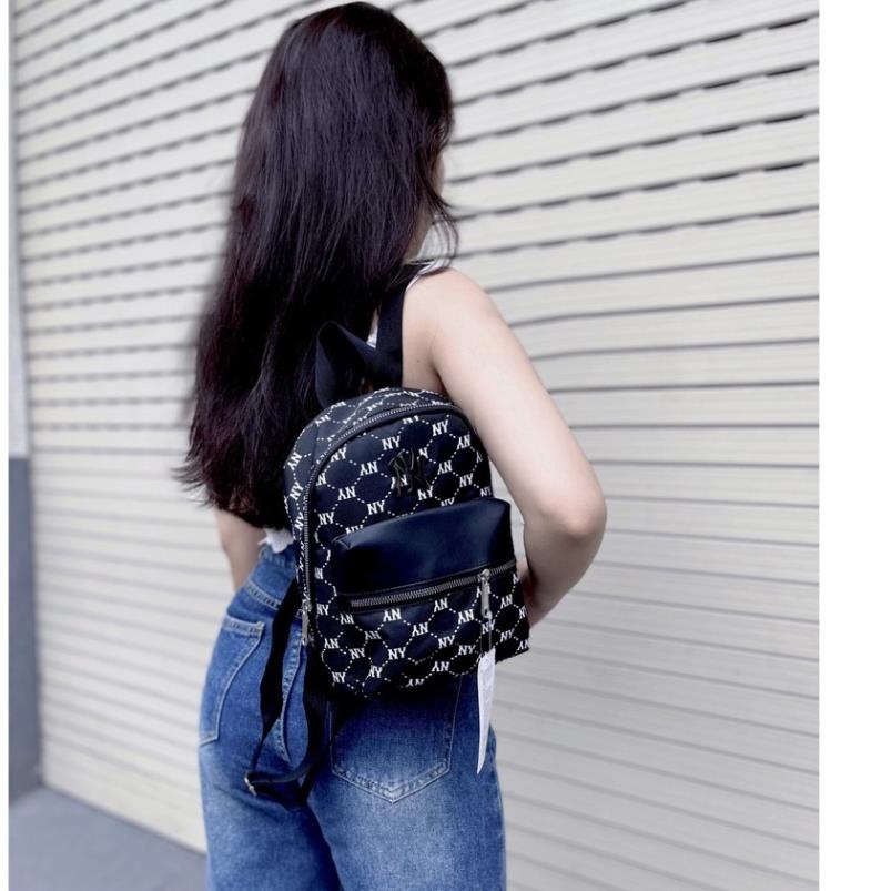Balo MLB MONOGRAM Rainbow dung tích 14L cực gọn, thiết kế ngăn ngoài và trong tiện lợi, phối da mờ cực sang