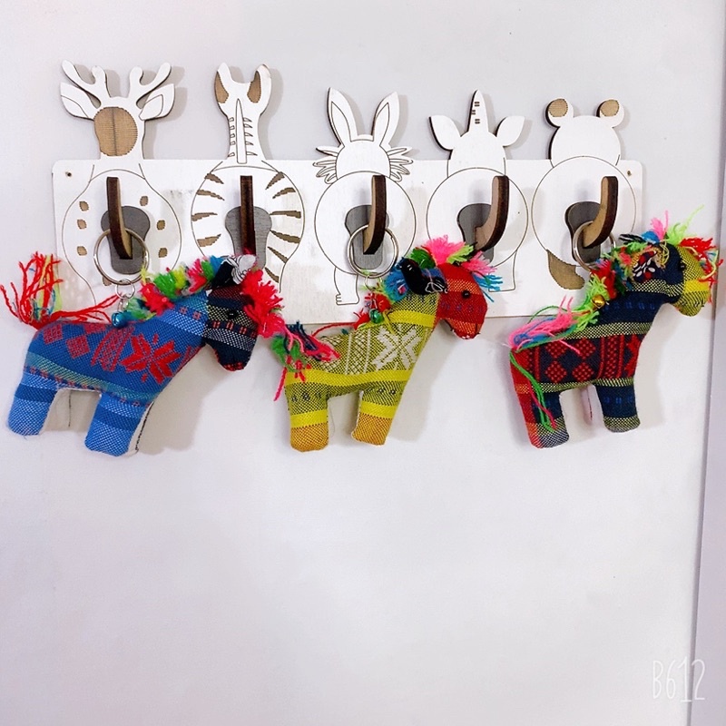 Móc khoá thổ Cẩm hình ngựa treo túi làm chìa khoá