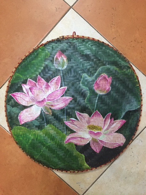 Tranh hoa sen  vẽ trên mẹt tre