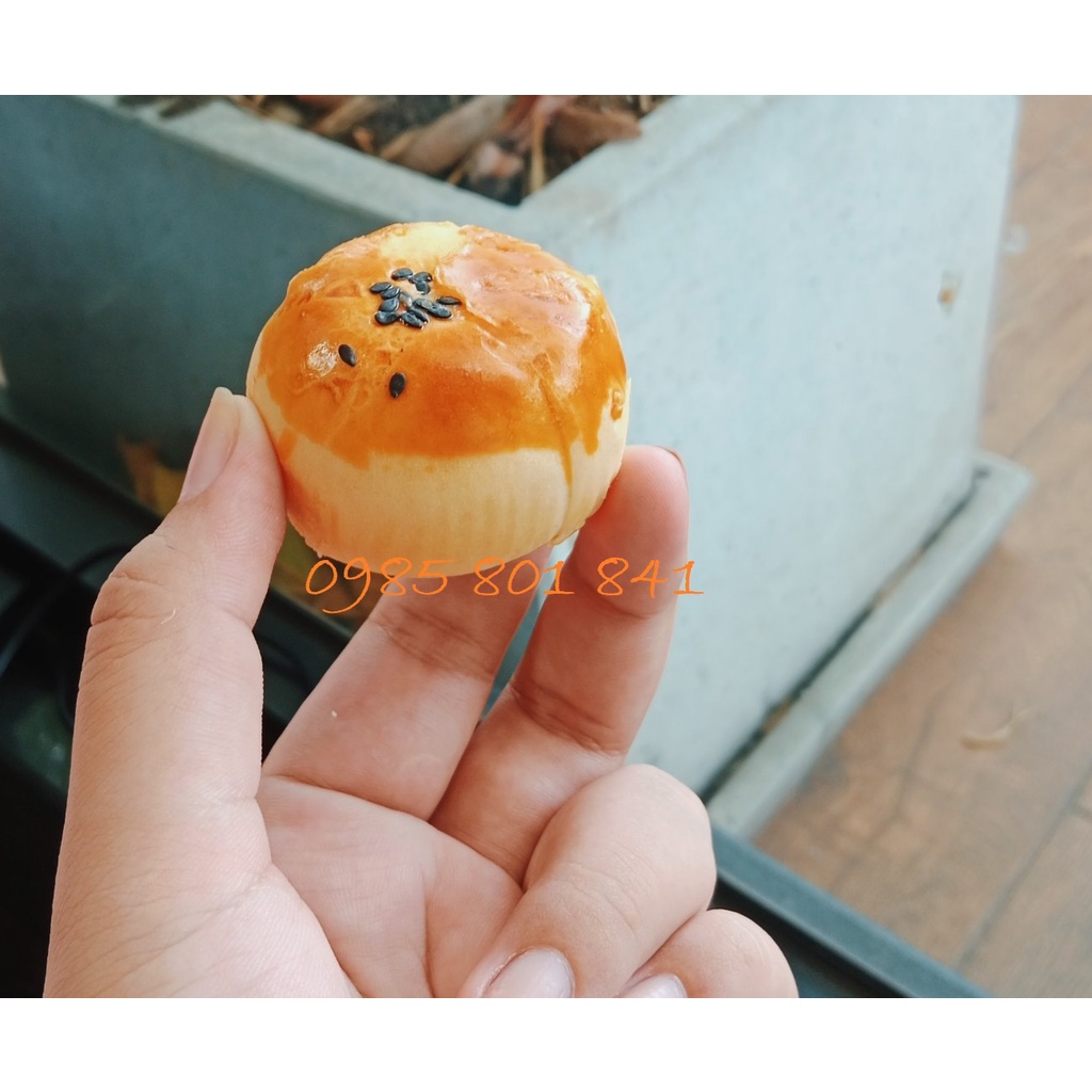 Bánh nhân trứng muối tan chảy, thơm ngon