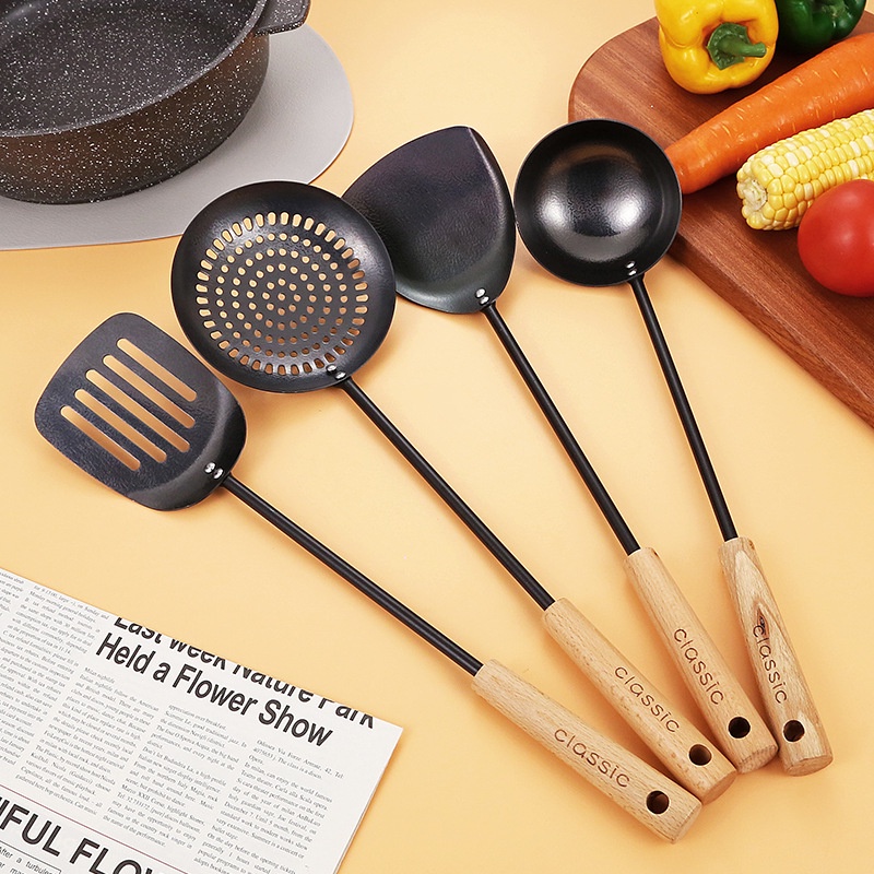 Muỗng Nấu Ăn Bằng Sắt Tay Cầm Gỗ Màu Đen Chống Dính