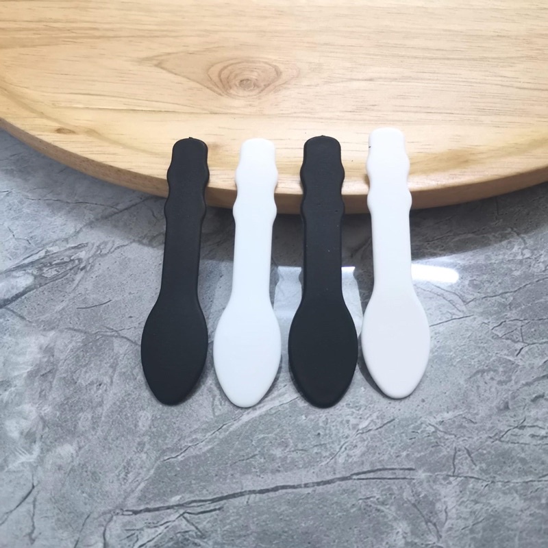 Thìa nhựa múc kem, phết kem, trộn kem mini, chiết mỹ phẩm