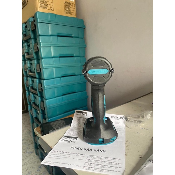 Máy vặn vít dùng pin 18V Makita DTD171Z