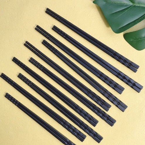 1 gói 10 đôi đũa nhựa phíp đen đầu nhám chịu nhiệt cao