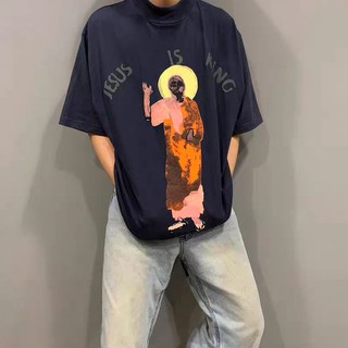 Áo Thun Ngắn Tay Cổ Cao In Chữ Jesus Is King Cá Tính