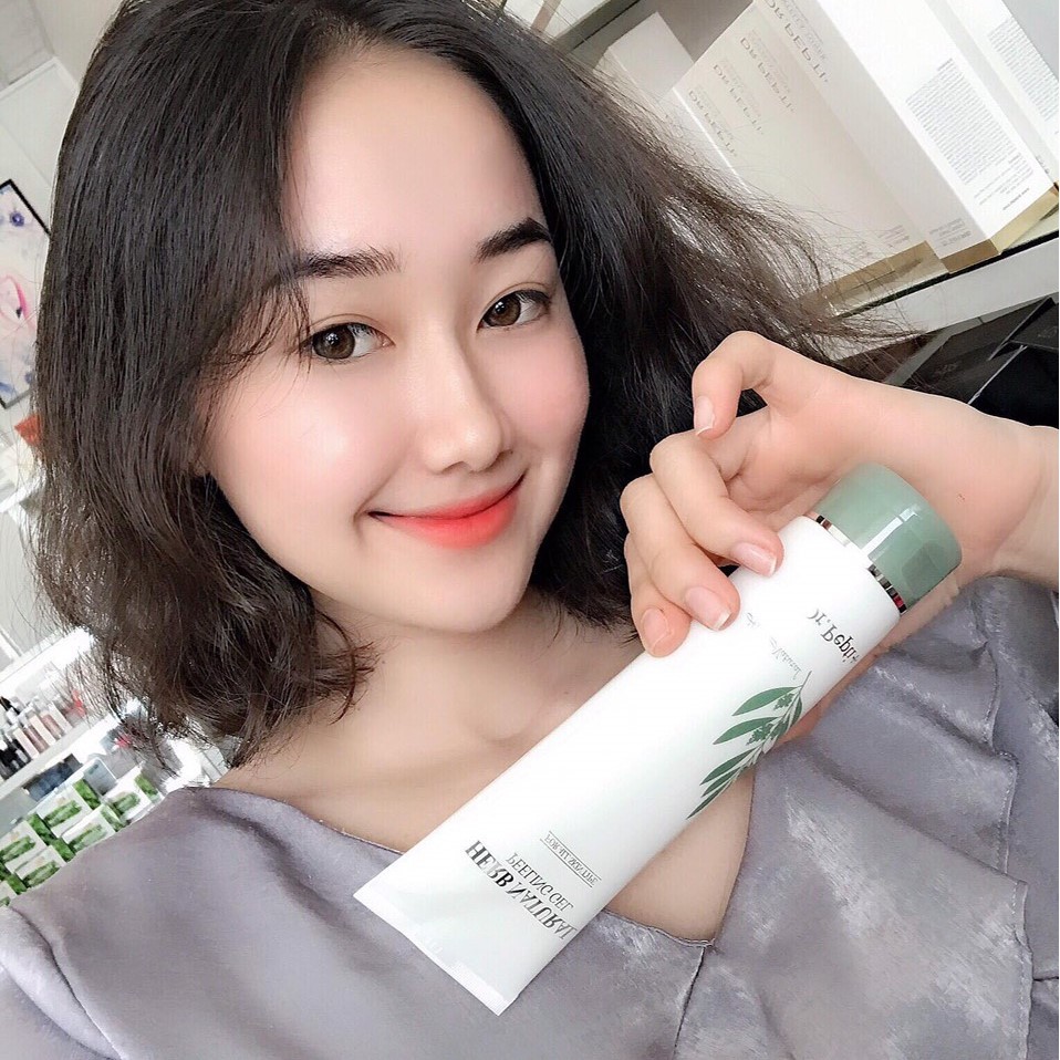 Tẩy tế bào chết dạng gel chiết xuất thảo dược Dr.Pepti+ Herb Natural Peeling Gel 130ml