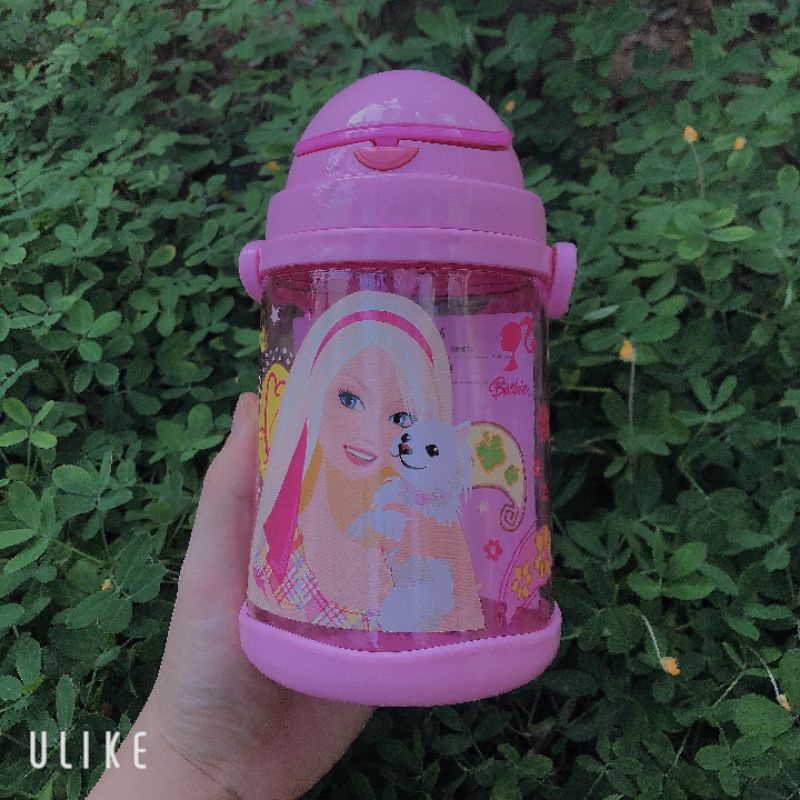 Bình nước cho bé Barbie và Đoremon nhựa an toàn mang đi học