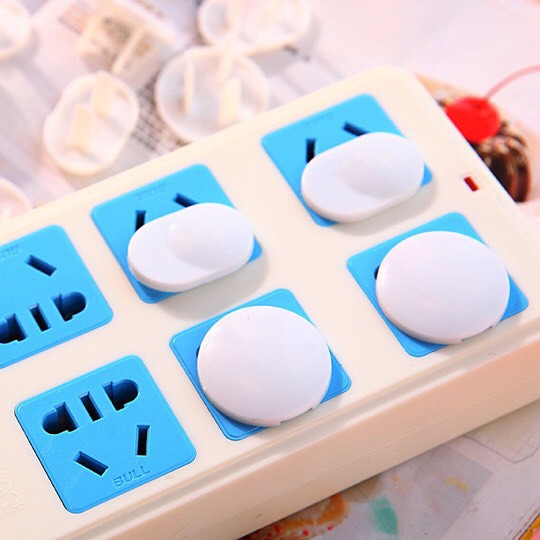 COM BO 10 ĐẦU BỊT Ổ ĐIỆN AN TOÀN CHO GIA ĐÌNH CÓ TRẺ NHỎ