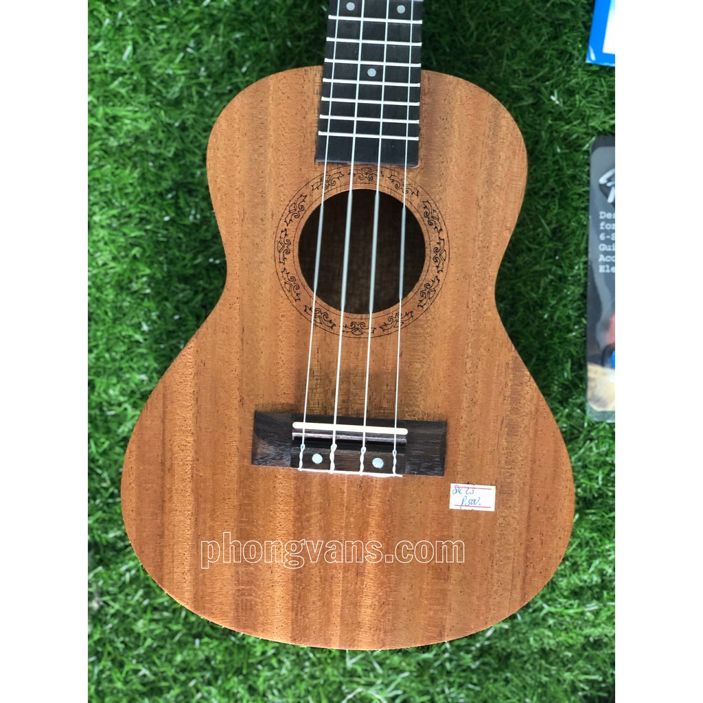 Đàn ukulele gỗ size 23 inch tặng capo và bộ dây
