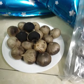380k/kg Tỏi đen cô đơn