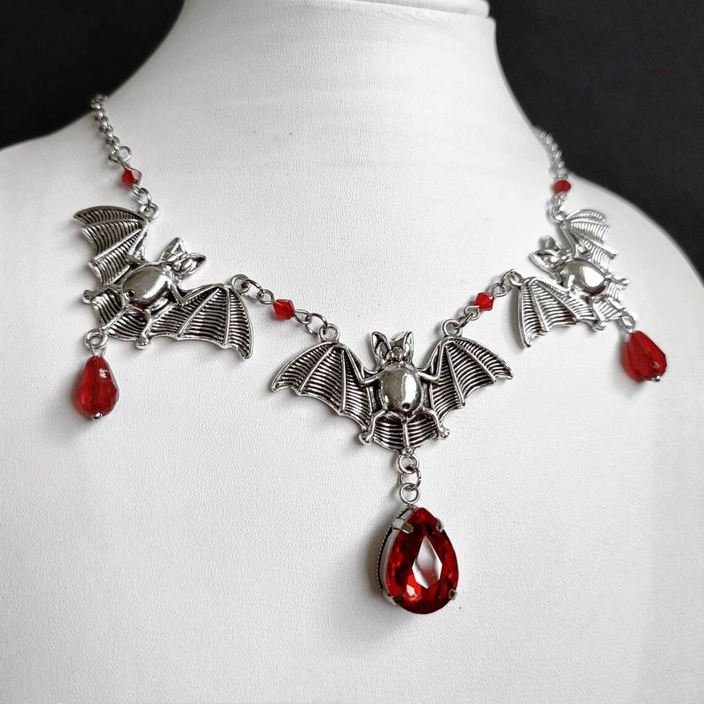 - Vòng cổ dơi gothic mặt đá