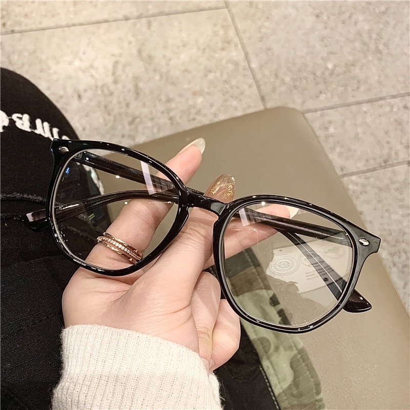 Kính mắt trong suốt m2