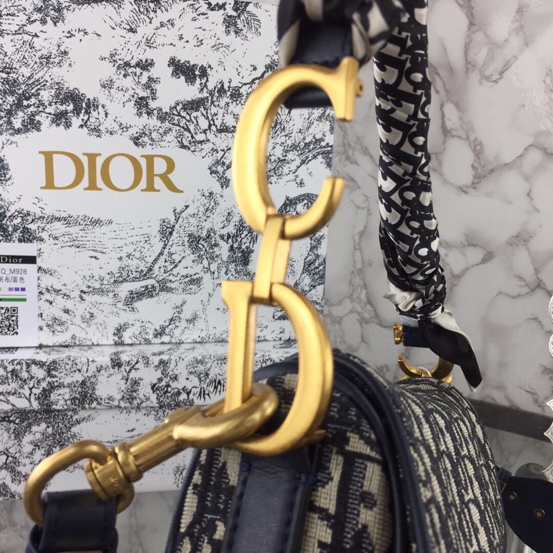 Túi đeo chéo nữ dáng yên ngựa thương hiệu Dior CD saddle cao cấp