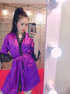 Áo choàng phi bóng phối ren