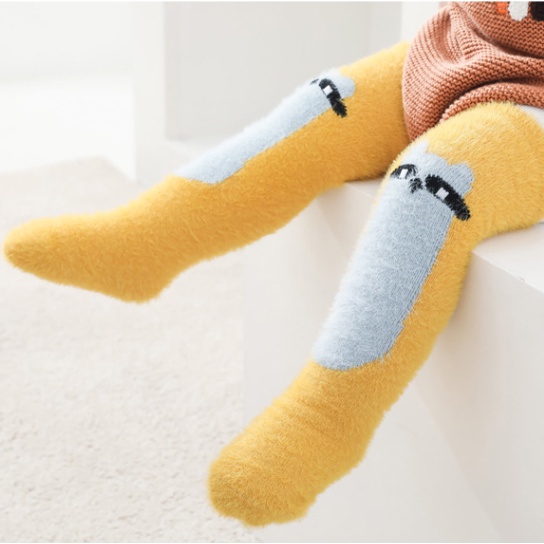 Tất Dài Qua Gối Bằng Lông Cừu Dày Dặn Giữ Ấm Họa Tiết Hoạt Hình Dễ Thương Cho Bé