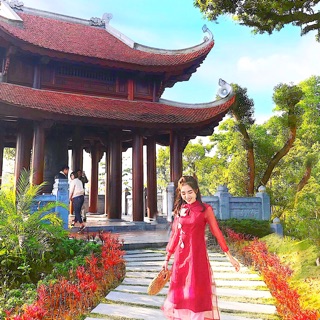 Áo dài đính hoa lụa