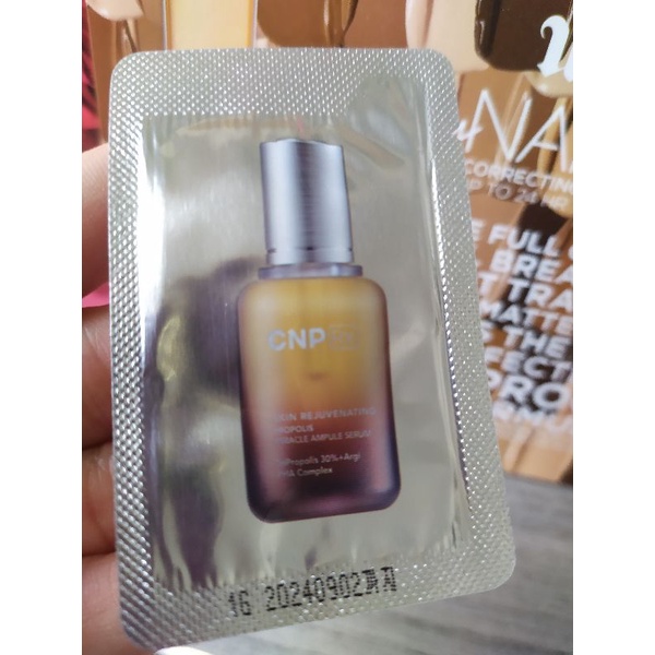 Sample tinh chất keo ong trẻ hóa tái tạo da CNP Propolis Ampule 1ml