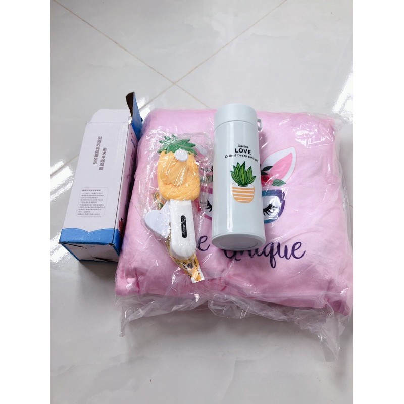 Combo quà tặng của Diana ko bình ko quạt