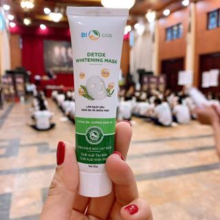 Mặt nạ thải độc trắng da