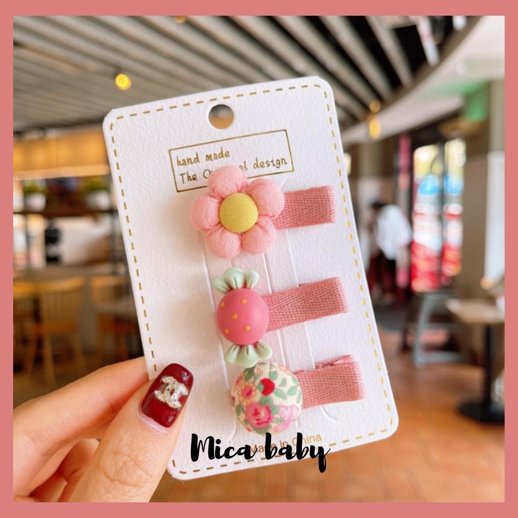 Set 3 kẹp tóc bọc vải gắn hình hoa dễ thương cho bé gái KT33 Mica Baby