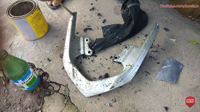 Tẩy sơn lốc máy,xe máy,kim loại