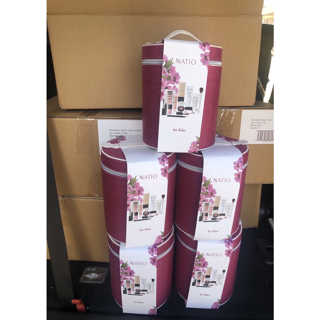 Set trang điểm và dưỡng da NATIO từ Australia.