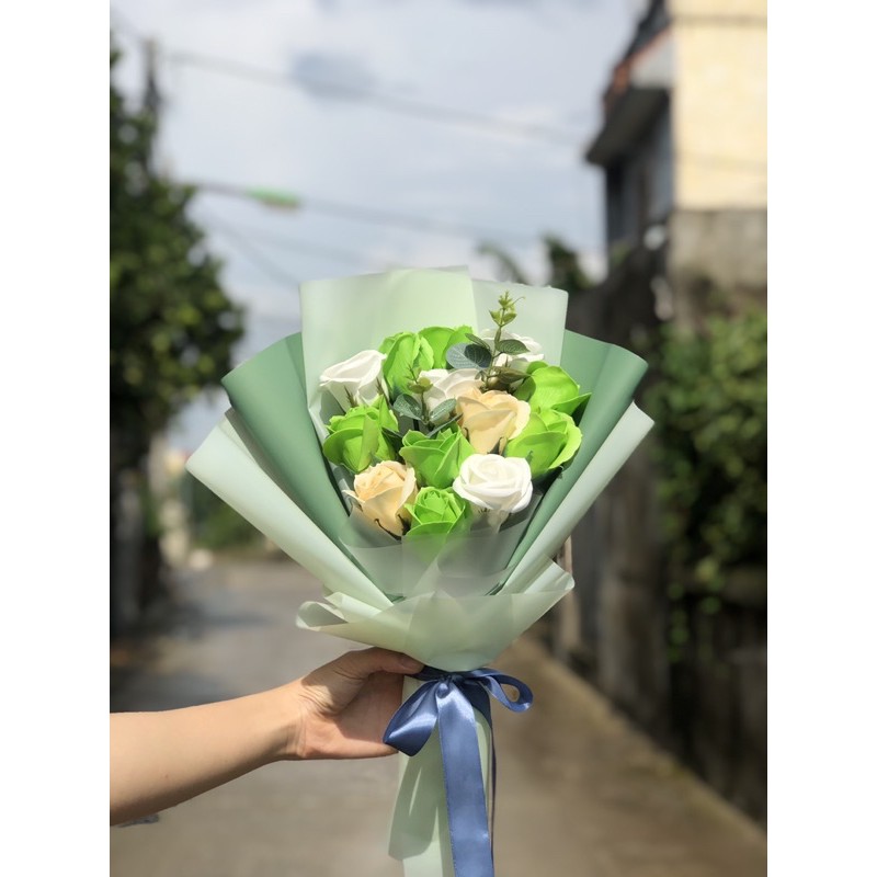 (Quà tặng ngày Nhà giáo Việt Nam) Bó hoa sáp 12 bông tone màu xanh lá cây (Tặng thiệp) - Ảnh thật và video