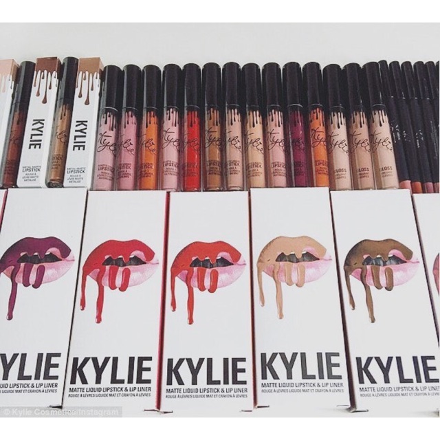 Kit son Kylie - Matte Liquid Lipstick &amp; Lip Liner