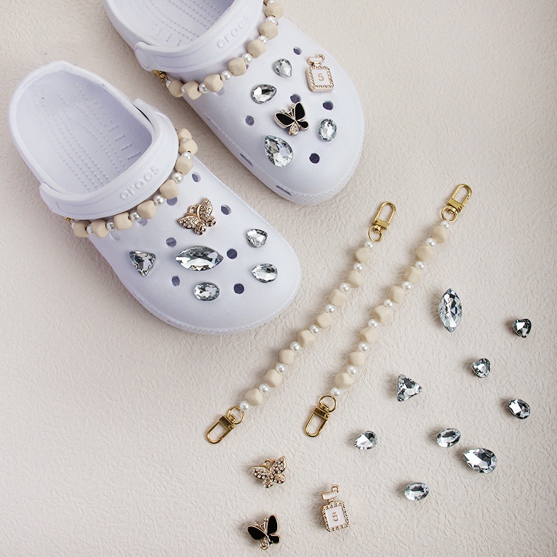 Bộ 16 Phụ Kiện Trang Trí Giày Dép Crocs Hình Hoa Bướm Phối Dây Xích Tháo Rời Được DIY
