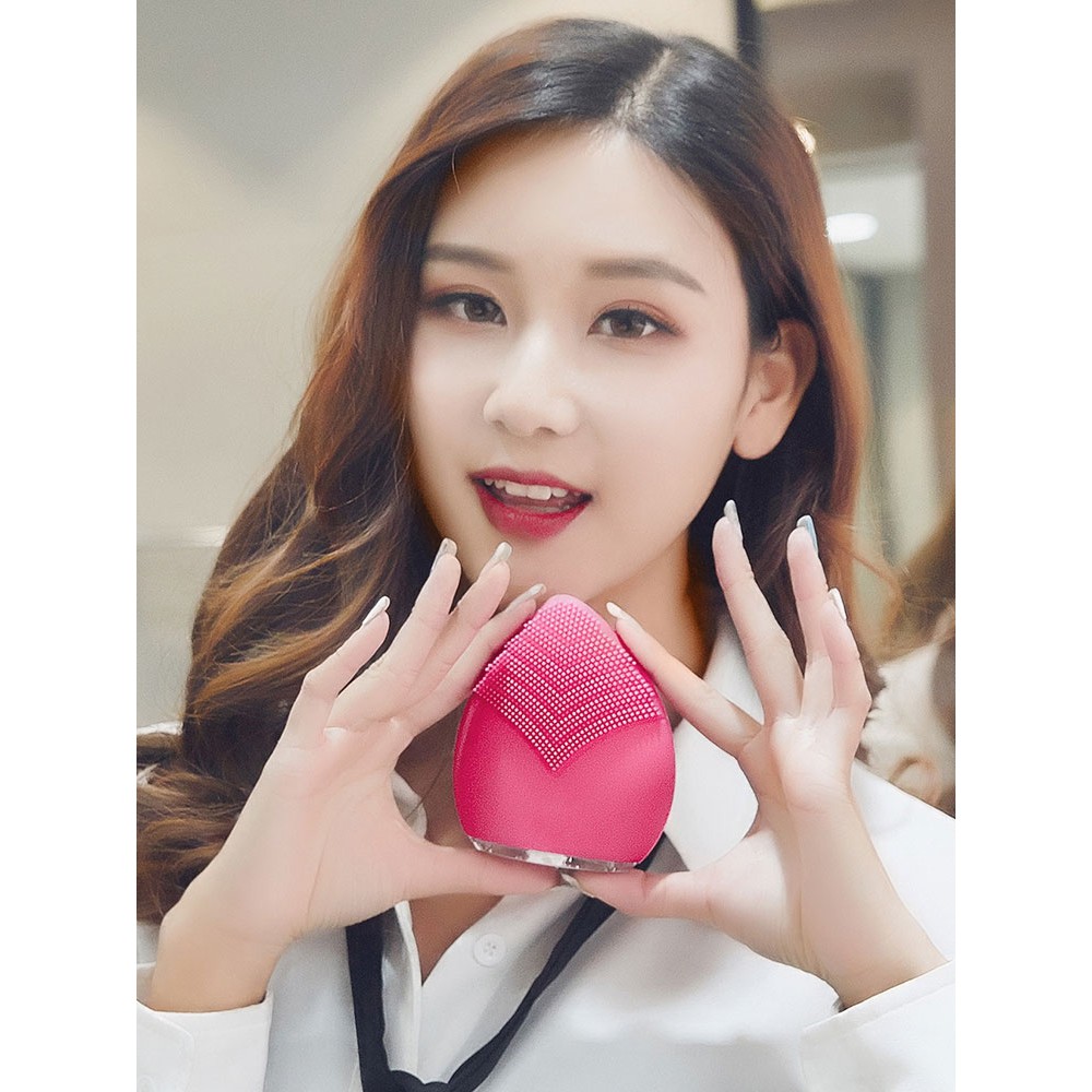 Máy rửa mặt và massage công nghệ Nhật Bản giúp tẩy trang sạch và làm thon gọn nọng cằm | BigBuy360 - bigbuy360.vn