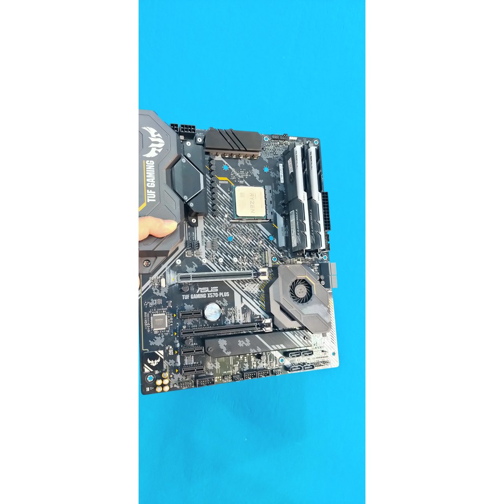 Combo CPU AMD Ryzen 7 3700X main x570 plus
